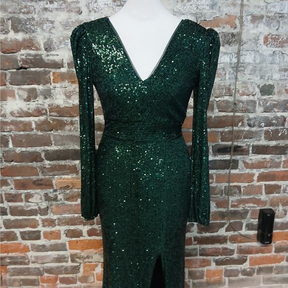 $250 NWT Xscape Formal Evening Gown Size 4 Green Sequin Wedding Party Dress - Picture 5 of 12